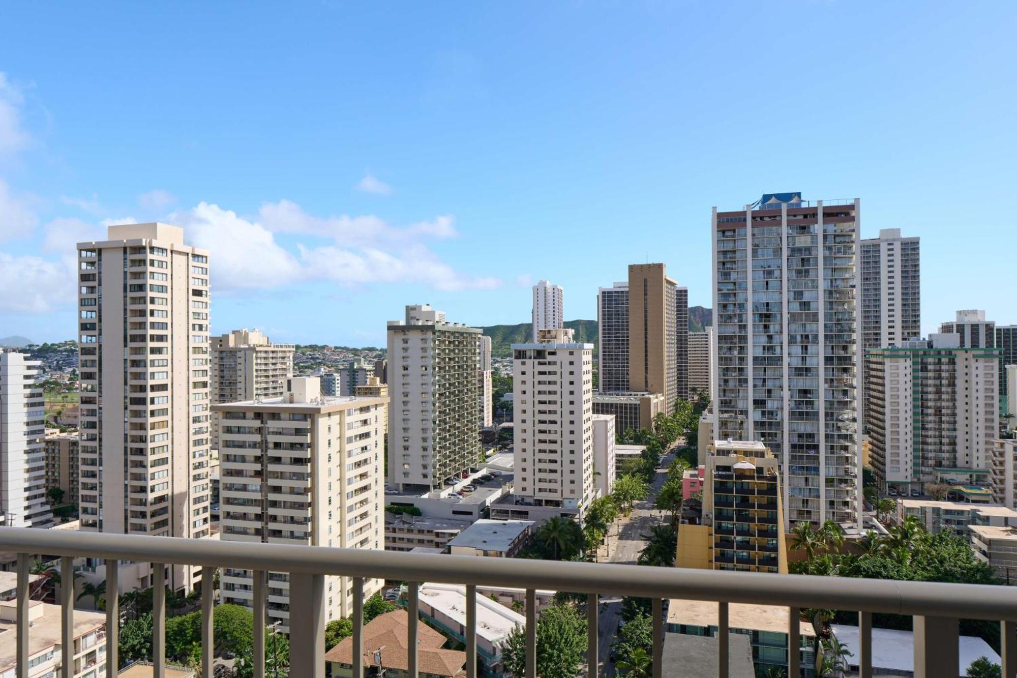 Outrigger Waikiki Paradise Hotel Honolulu Exterior foto